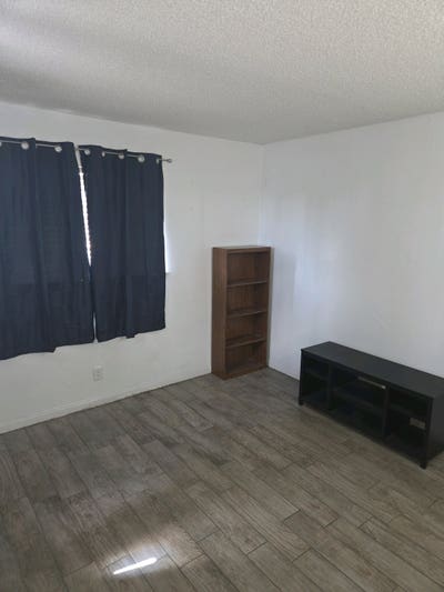 Spare bedroom for rent Main Photo