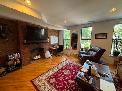 1 Bedroom Available in Amazing Location -Midtown E Main Photo