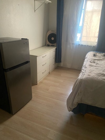 Small room  Main Photo