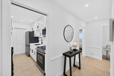 ️ Remodeled Retreat Near Las Olas, Whole Foods & t Main Photo