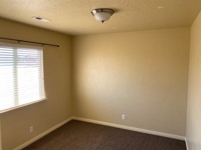 Single room in home with roommates. Main Photo