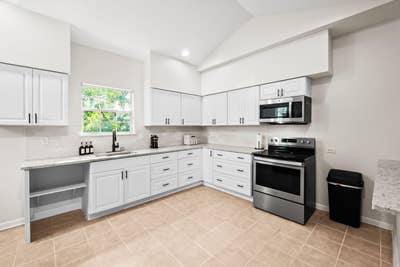 ️ Feel at Home! Beautiful Shared Living with Premi Main Photo