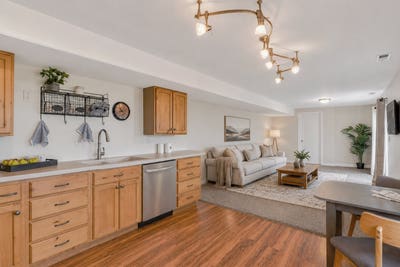 Charming 1 Bed Bath Basement rental in Saratoga Sp Main Photo