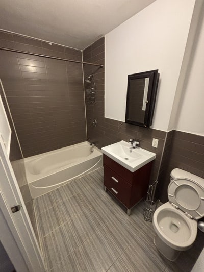 Clean Private Room in a Peaceful Home Main Photo