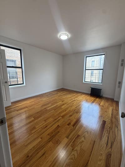 700 w 175 st Room next to A express train Sublease Main Photo