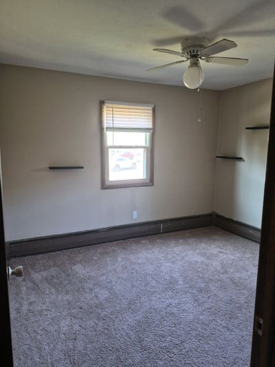 Looking for roommate Main Photo