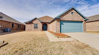 Airy place in Little Elm Main Photo