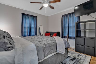 Large Bedroom_King Size Bed_Dedicated Bathroom Main Photo