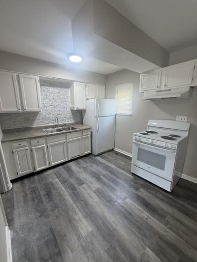 Private room/ entire place to rent  Main Photo