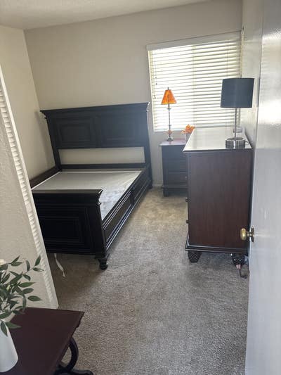 Room for rent with private bathroom (San Clemente) Main Photo