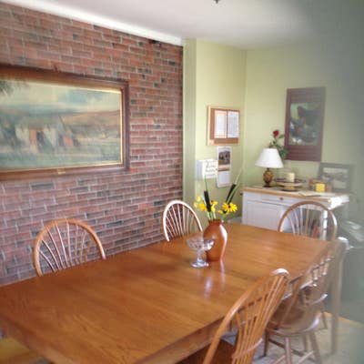 Large Room in Attractive Farmhouse Main Photo