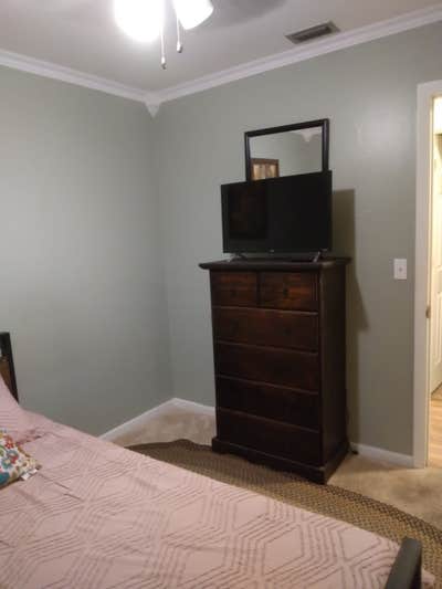 Room with private bath $650 Main Photo
