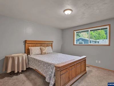 Private Primary Bedroom w En_Suite Bath in Large  Main Photo