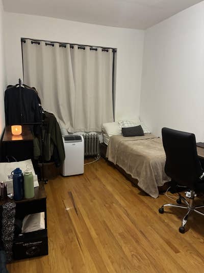 Room For Rent near City College! Main Photo