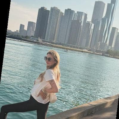 Looking for a room to rent in central Chicago  Main Photo