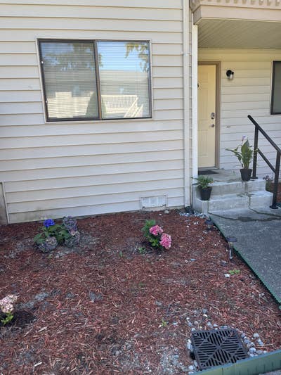 $900 - Looking for a Condo Mate in Oak Harbor Main Photo