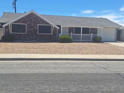 Quite Room For Rent w/shared bathrrom Main Photo