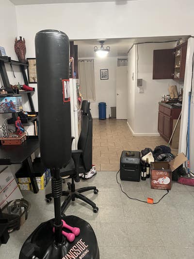 Unfurnished studio apartment available  Main Photo