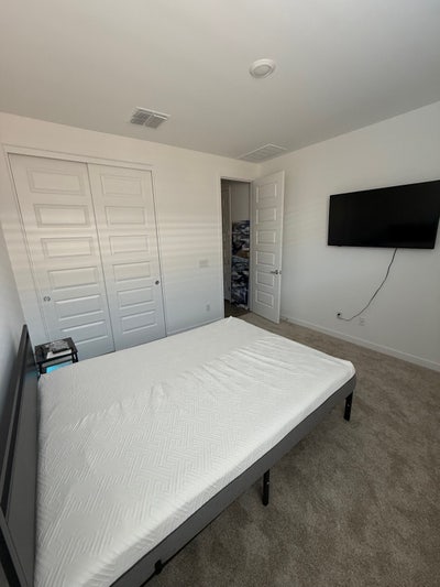 Room + bathroom Main Photo