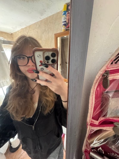 Looking for roommate- i don’t have a place   Main Photo