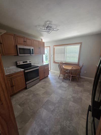 Pontoon Beach luxury suite ( 3 rooms available) Main Photo