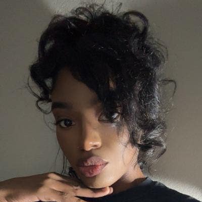 Am currently in transition and look for a lon... Main Photo