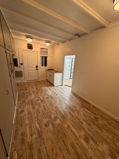 Studio  Main Photo