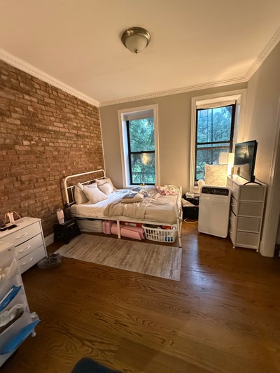 Beautiful 3 Bed/2 Full Bath Apt in Manhattan Main Photo