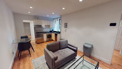 Room in East Harlem on a flexible lease Main Photo