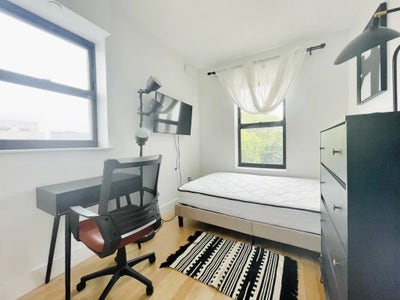 Prime Bedstuy Room 22 Min to Manhattan Main Photo