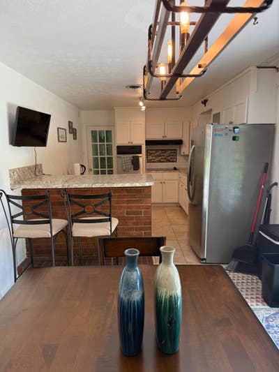 Northside Home, a 5 minute walk to transit stop Ro Main Photo