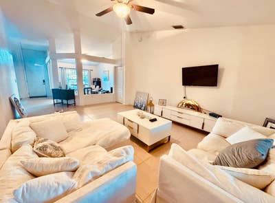  Spacious Room for Rent in Beautiful Pool Home – S Main Photo