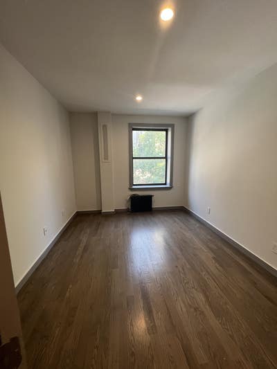 📍 700 W 175 St | Rooms in Duplex Apartment  Main Photo