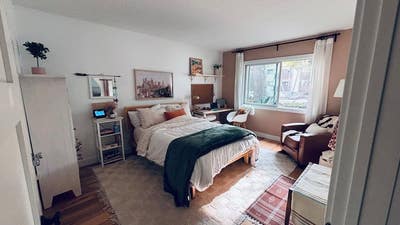 Cozy Room - Perfect for Student!  Main Photo