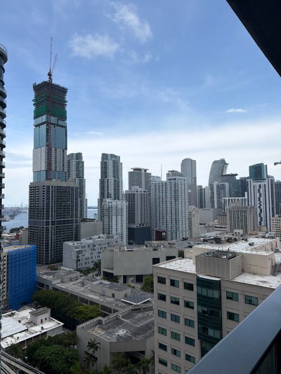 Downtown Miami - Big Private Bathroom Main Photo