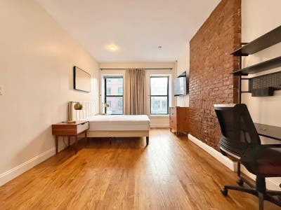 Charming Room in Great Neighborhood Main Photo