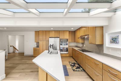  Premium Pacific Northwest CoLiving near MAX Light Main Photo