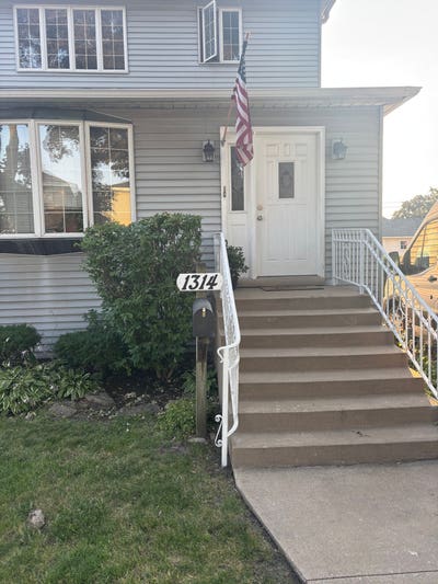 Cozy Room for Rent in Melrose Park_$mo_Available  Main Photo