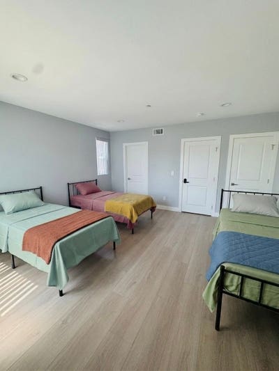 Welcome to Ostel | Modern Los Angeles Room Shares Main Photo