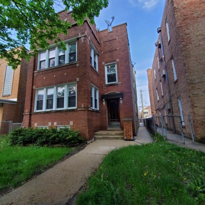 Spacious 1 Bedroom by Brown Linebasic Utilities In Main Photo