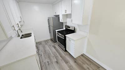 Silver Lake 1Br Beauty with Parking Super Remodel! Main Photo