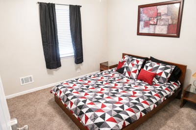  Private Furnished Room| Utilities and WiFi incl  Main Photo