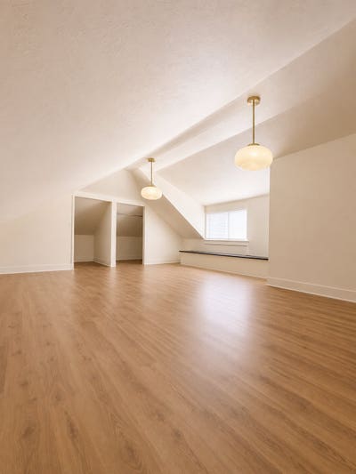 Room _Comstock House Main Photo