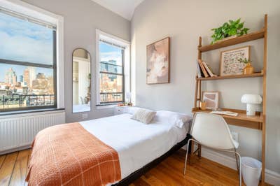 Great apt in the heart of Hell's Kitchen Main Photo