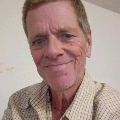 Professional Male seeks a small or large room Main Photo