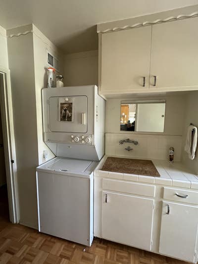 Room with private bath for rent Main Photo