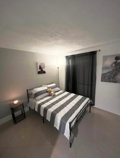Room available Main Photo