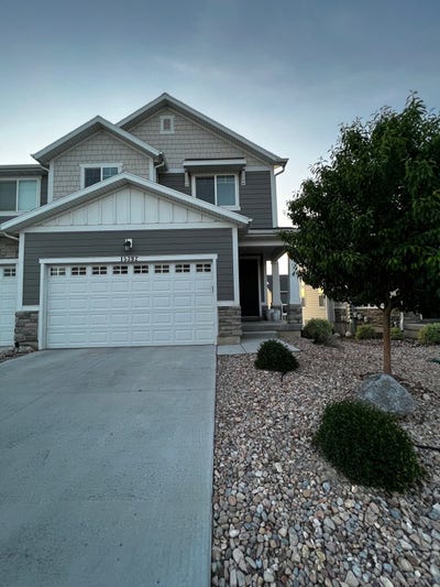 Beautiful Townhome in Bluffdale Main Photo