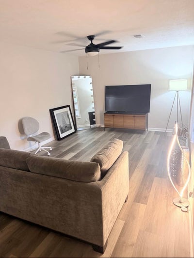 Nice furnished room for rent/ Bouldercrest rd Main Photo