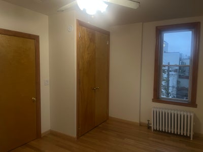 One room in a 3b1b available for immediate move in Main Photo